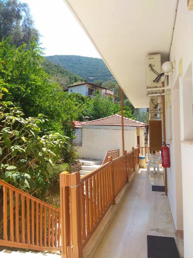 Kostas Studios II Vasiliki  Bagian luar foto