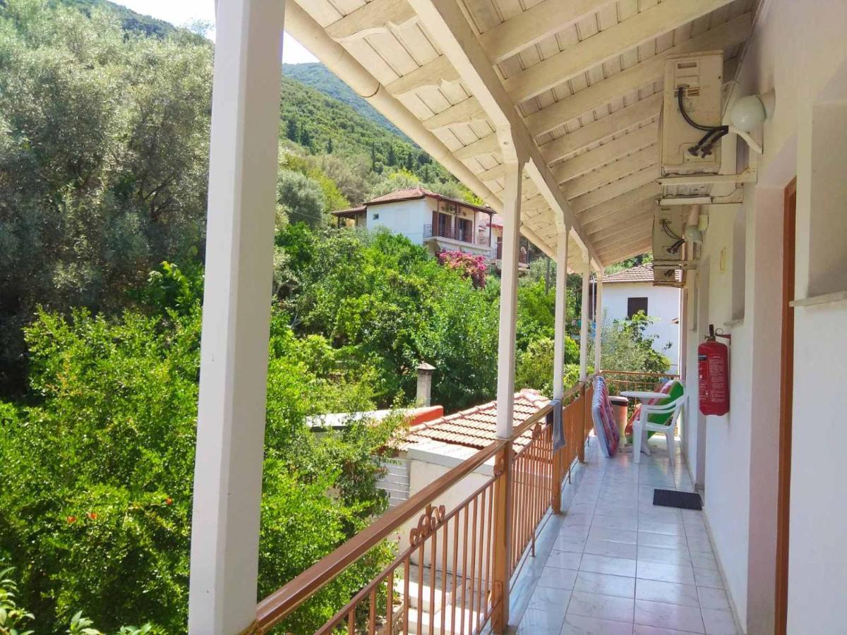 Kostas Studios II Vasiliki  Bagian luar foto